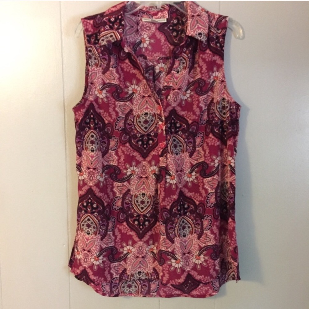 {Dana Bachman} Sleeveless top